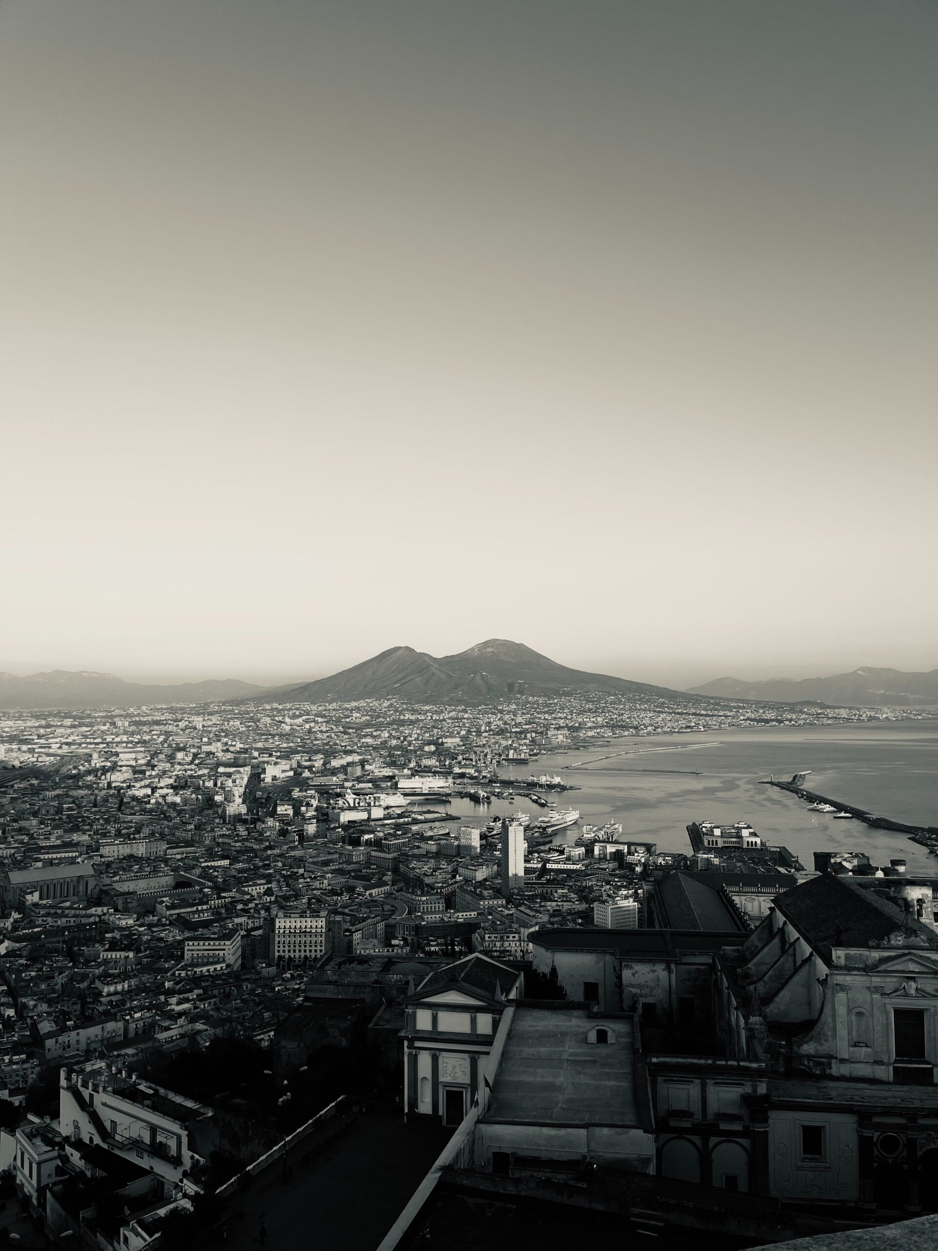 Napoli black and white